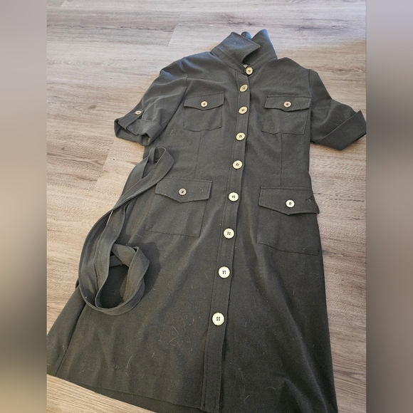 Chic Army Green Button-Up Dress  Lots of pockets belted - Picture 1 of 2